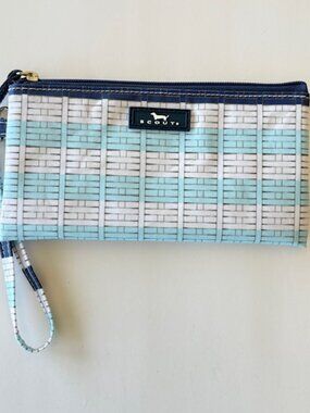 Scout Kate Wristlet Water-Resistant Coated Cotton Clutch Zippered Blue White NWT